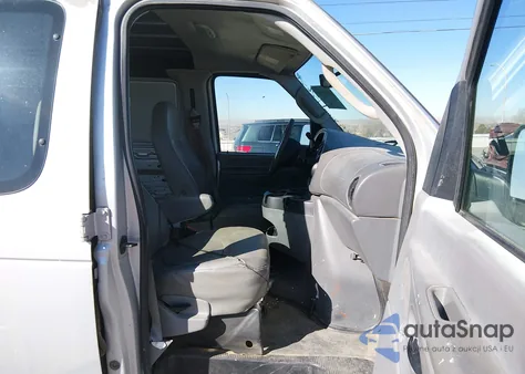 2006 Ford E-250 Commercial/Recreational z USA, uszkodzony, nr VIN 1FTNE24L96DB06102